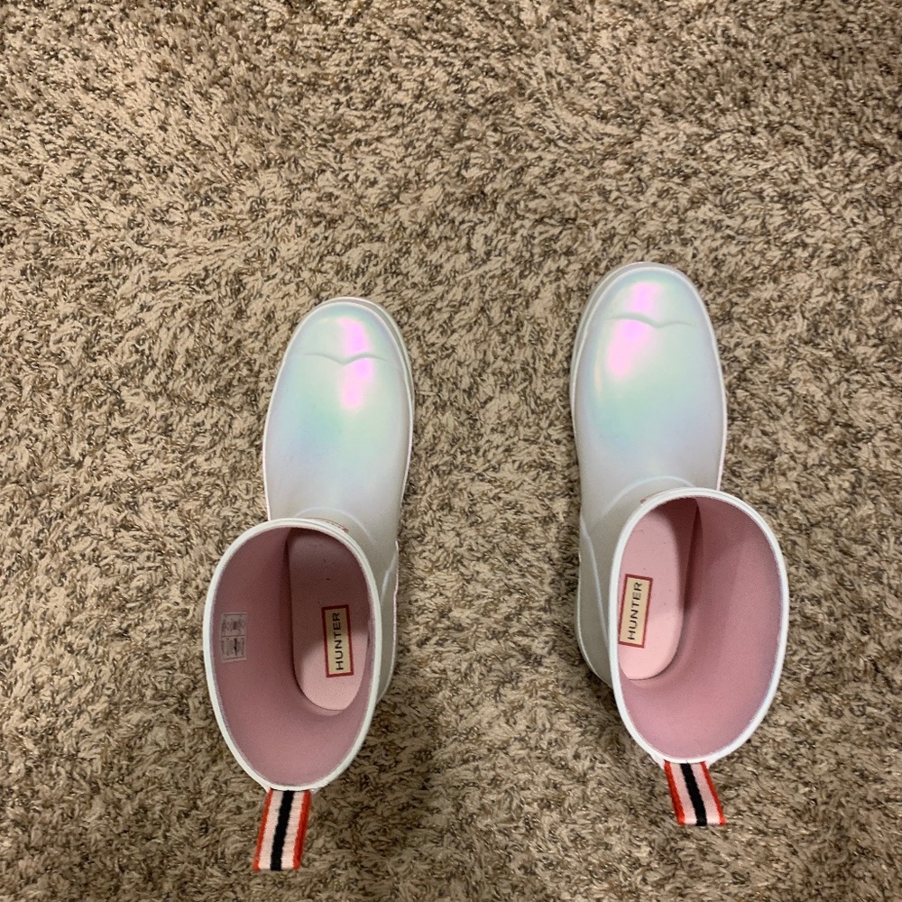 Women's Play Short Pearlized Rain Boots in Silver